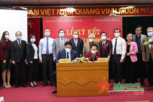 Hội Khuyến học Việt Nam và Báo điện tử Đảng Cộng sản Việt Nam ký kết hợp tác